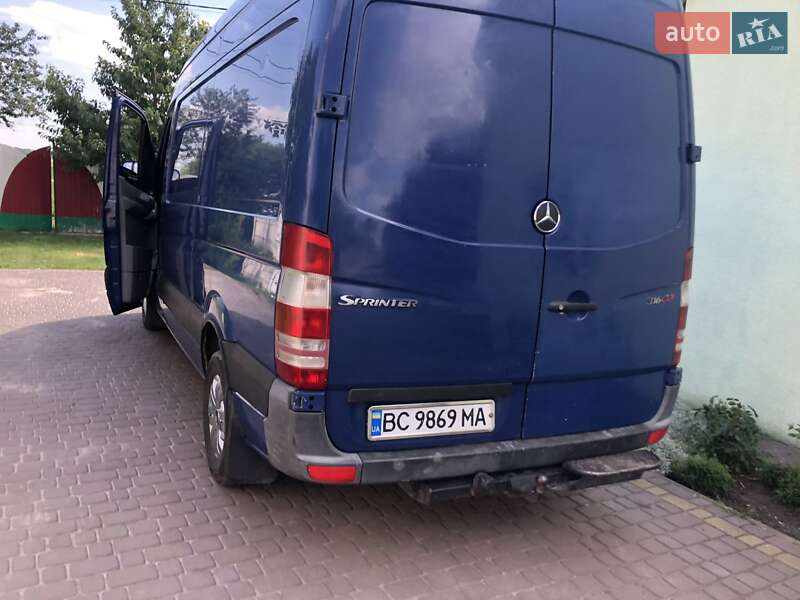 Вантажний фургон Mercedes-Benz Sprinter 2011 в Тернополі