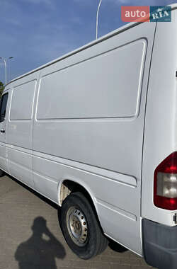 Грузовой фургон Mercedes-Benz Sprinter 2003 в  фото 4 Грузовой фургон Mercedes-Benz Sprinter 2003 в