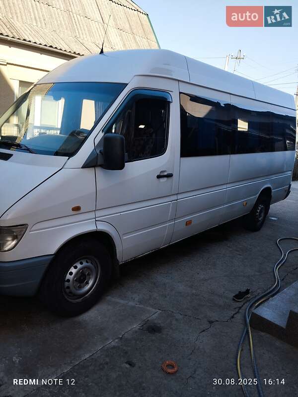 Mercedes-Benz Sprinter 2000