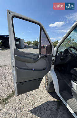 Грузовой фургон Mercedes-Benz Sprinter 2005 в 