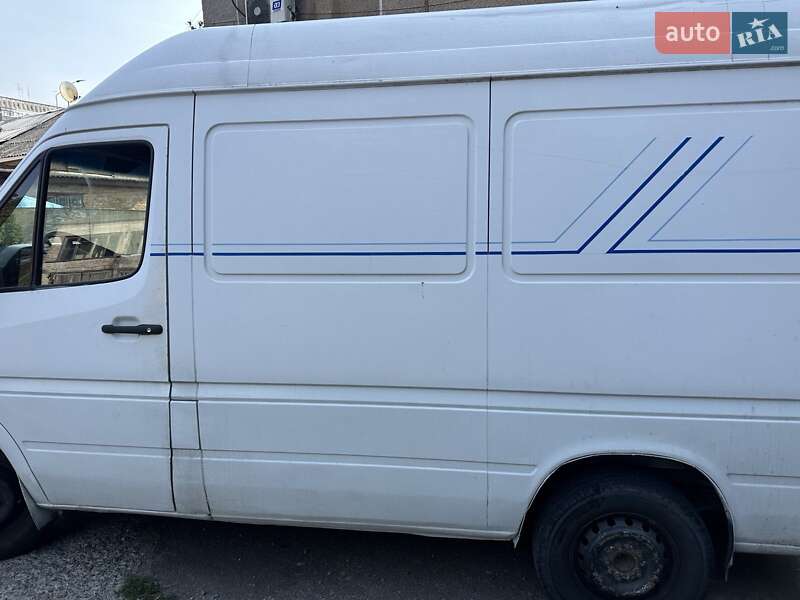 Грузовой фургон Mercedes-Benz Sprinter 1995 в Житомире