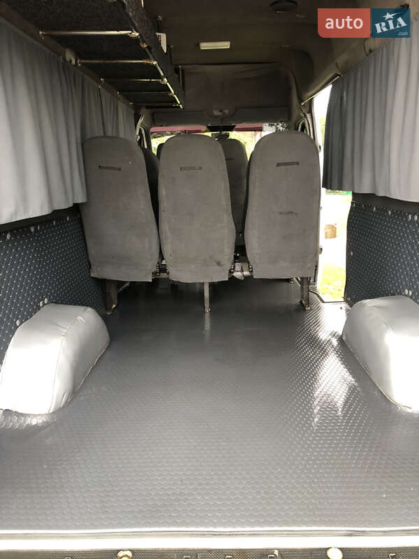 Грузопассажирский фургон Mercedes-Benz Sprinter 2000 в Самборе