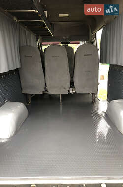 Грузопассажирский фургон Mercedes-Benz Sprinter 2000 в 