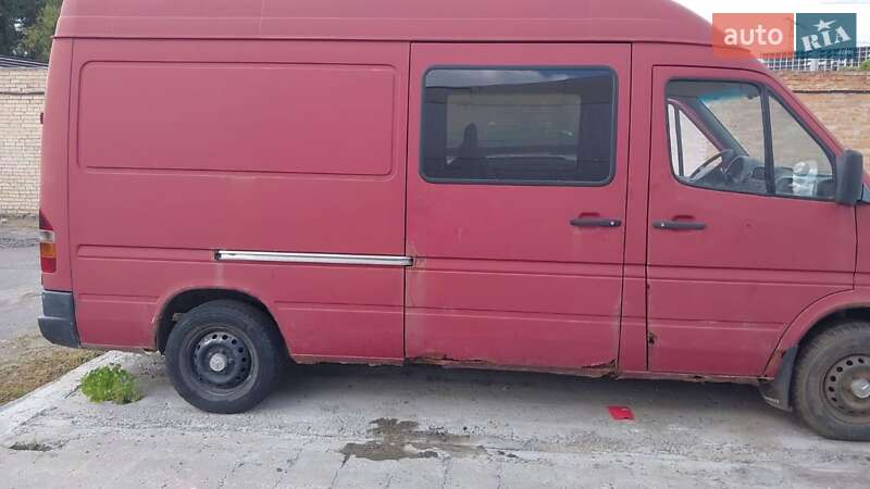Грузопассажирский фургон Mercedes-Benz Sprinter 2000 в Киеве фото 10 Грузопассажирский фургон Mercedes-Benz Sprinter 2000 в Киеве