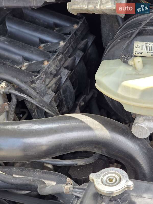 Вантажний фургон Mercedes-Benz Sprinter 2004 в Чернівцях