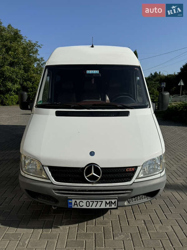Мікроавтобус Mercedes-Benz Sprinter 2000 в  фото Мікроавтобус Mercedes-Benz Sprinter 2000 в
