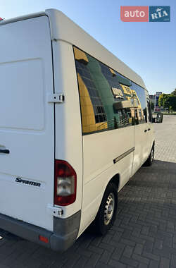 Мікроавтобус Mercedes-Benz Sprinter 2000 в  фото 5 Мікроавтобус Mercedes-Benz Sprinter 2000 в