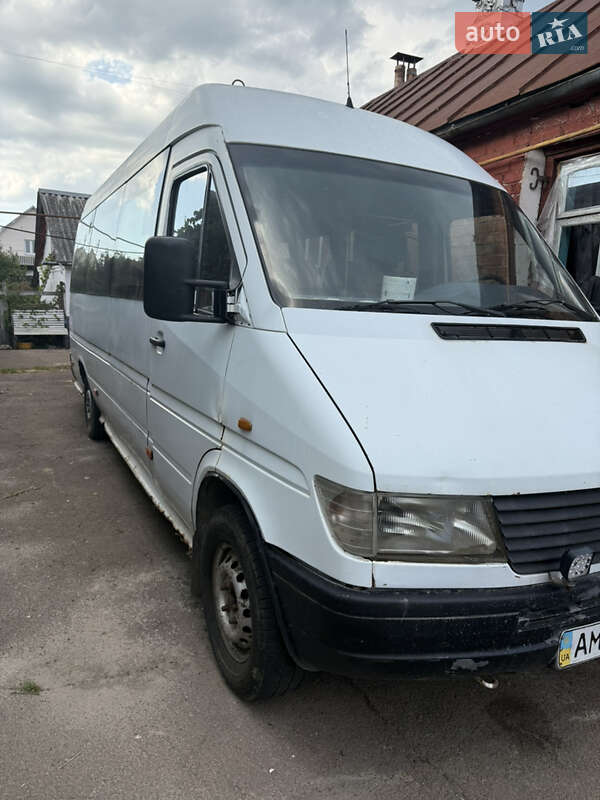 Пригородный автобус Mercedes-Benz Sprinter 1999 в 