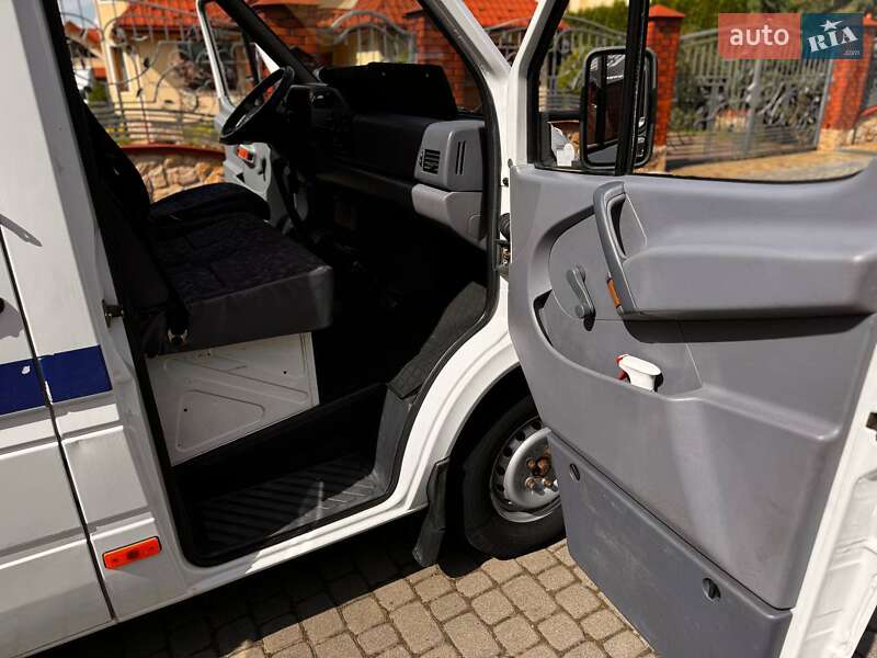Грузовой фургон Mercedes-Benz Sprinter 1999 в Львове