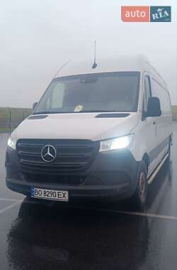 Грузовой фургон Mercedes-Benz Sprinter 2021 в 