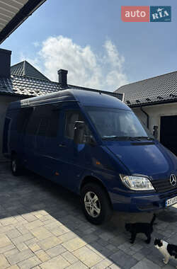 Грузопассажирский фургон Mercedes-Benz Sprinter 2000 в 