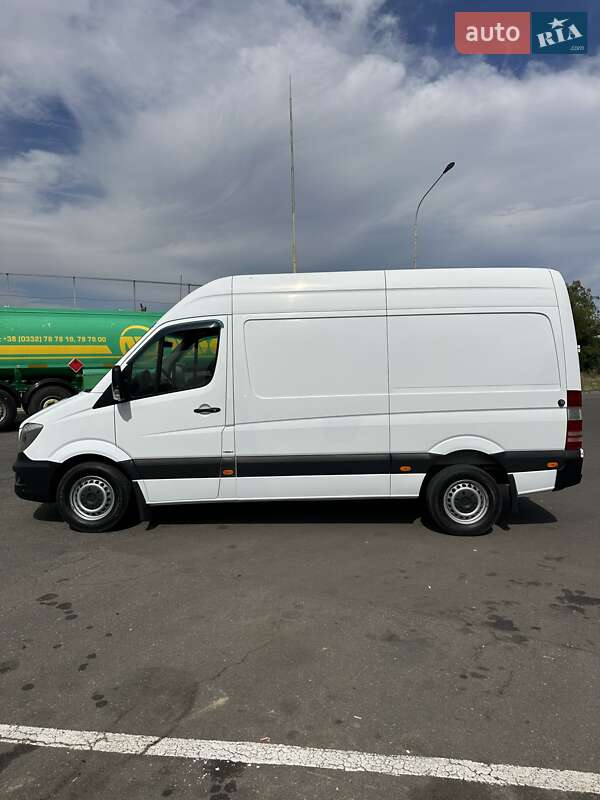 Грузовой фургон Mercedes-Benz Sprinter 2015 в Николаеве