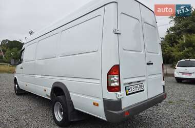 Грузовой фургон Mercedes-Benz Sprinter 2005 в 