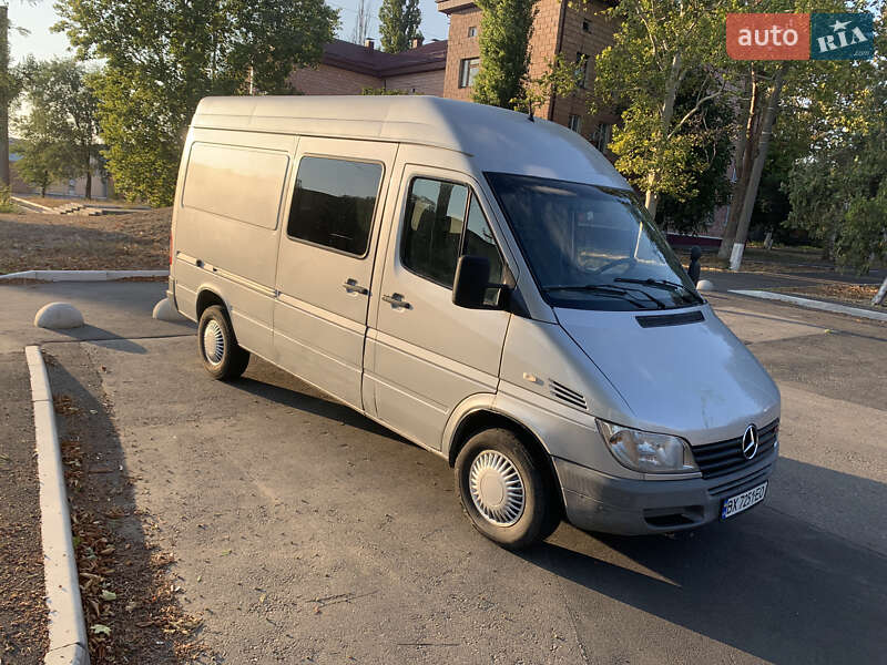 Грузовой фургон Mercedes-Benz Sprinter 2005 в 
