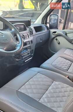 Грузовой фургон Mercedes-Benz Sprinter 2002 в 