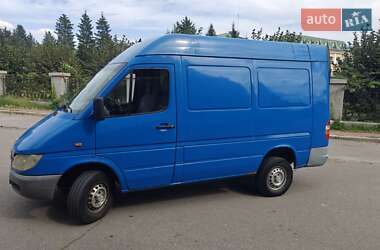 Грузовой фургон Mercedes-Benz Sprinter 2000 в 