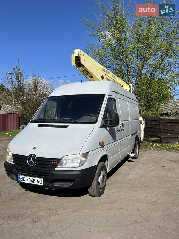 Другие грузовики Mercedes-Benz Sprinter 2001 в 