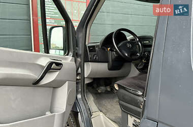 Грузовой фургон Mercedes-Benz Sprinter 2010 в 
