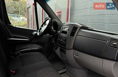 Грузовой фургон Mercedes-Benz Sprinter 2010 в 