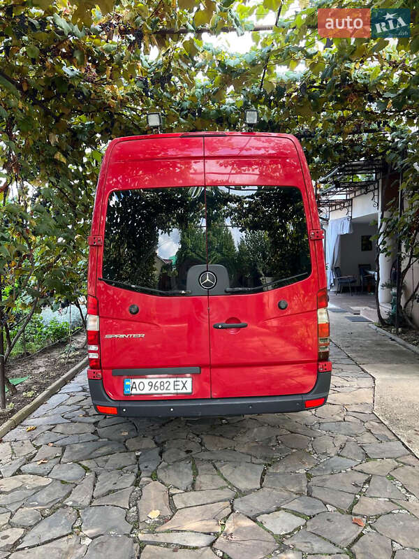 Грузовой фургон Mercedes-Benz Sprinter 2016 в Ужгороде