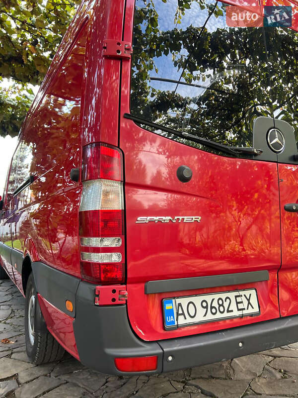 Грузовой фургон Mercedes-Benz Sprinter 2016 в Ужгороде