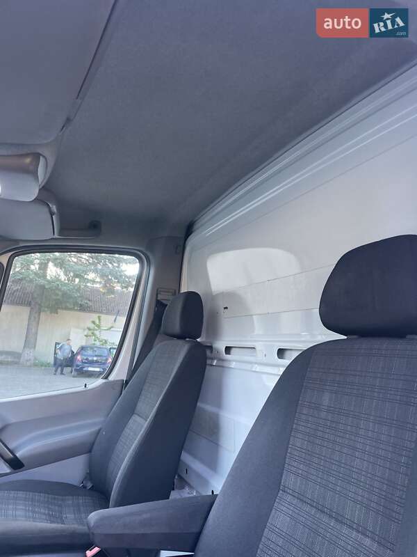 Вантажний фургон Mercedes-Benz Sprinter 2015 в Вінниці