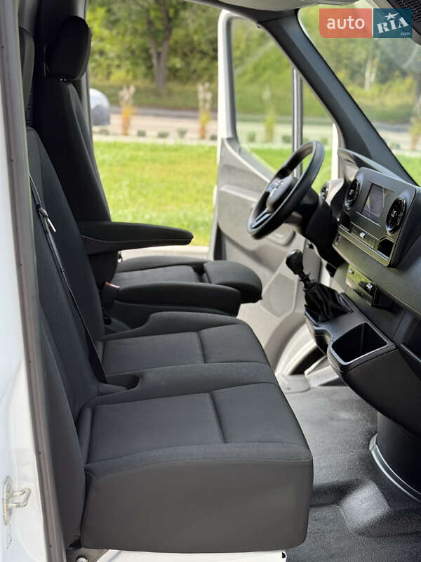 Вантажний фургон Mercedes-Benz Sprinter 2022 в Рівному