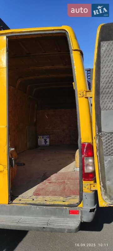 Грузовой фургон Mercedes-Benz Sprinter 2004 в Езуполе