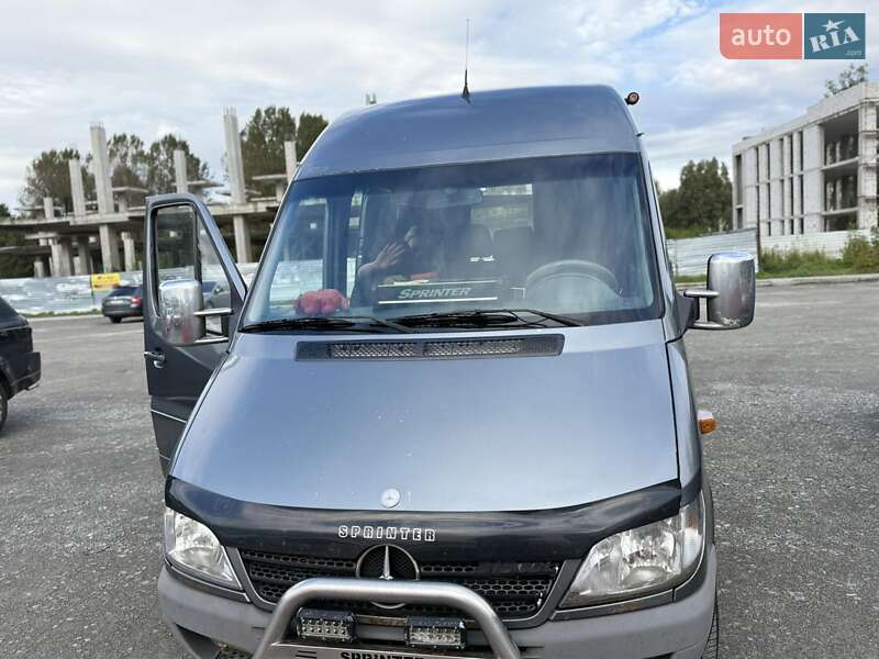 Грузовой фургон Mercedes-Benz Sprinter 2006 в 