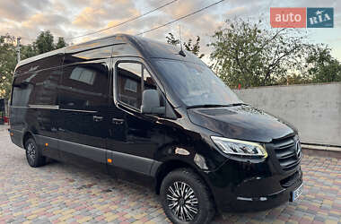 Грузовой фургон Mercedes-Benz Sprinter 2022 в 