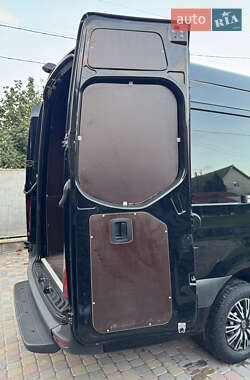 Грузовой фургон Mercedes-Benz Sprinter 2022 в 
