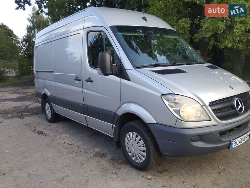 Грузовой фургон Mercedes-Benz Sprinter 2009 в Львове