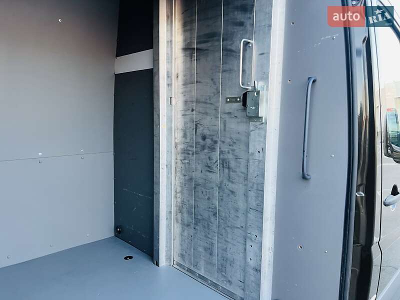 Вантажний фургон Mercedes-Benz Sprinter 2018 в Дніпрі
