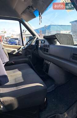 Грузовой фургон Mercedes-Benz Sprinter 2000 в 