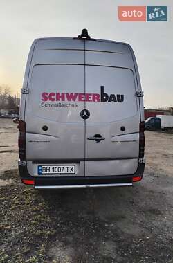 Грузовой фургон Mercedes-Benz Sprinter 2015 в 