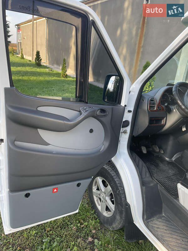 Грузовой фургон Mercedes-Benz Sprinter 2001 в Ярмолинцах