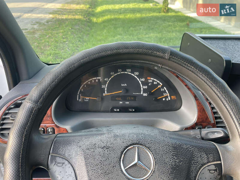 Грузовой фургон Mercedes-Benz Sprinter 2001 в Ярмолинцах