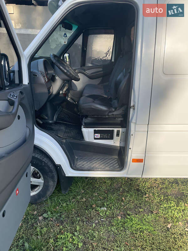 Грузовой фургон Mercedes-Benz Sprinter 2001 в Ярмолинцах