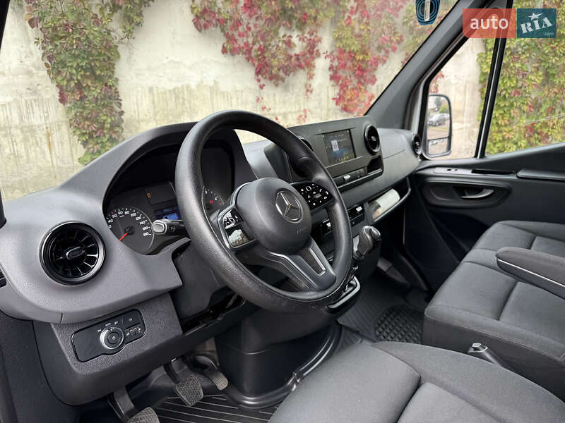 Вантажний фургон Mercedes-Benz Sprinter 2021 в Рівному