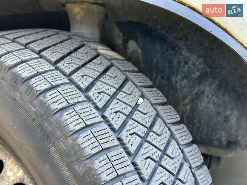 Грузопассажирский фургон Mercedes-Benz Sprinter 1996 в Львове