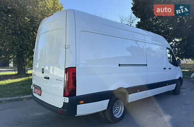 Грузовой фургон Mercedes-Benz Sprinter 2019 в 