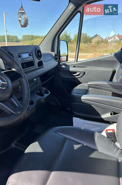 Грузовой фургон Mercedes-Benz Sprinter 2022 в 