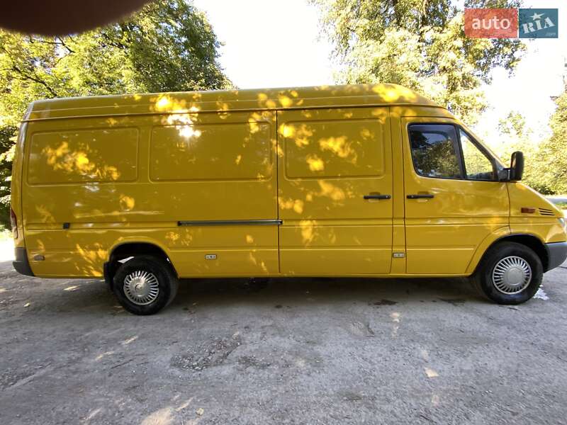 Вантажний фургон Mercedes-Benz Sprinter 2004 в Тернополі фото 4 Вантажний фургон Mercedes-Benz Sprinter 2004 в Тернополі