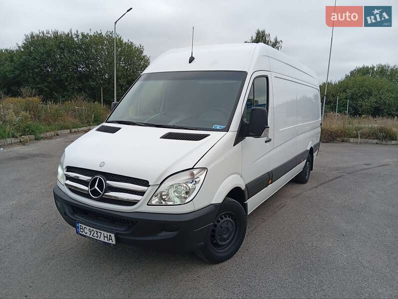 Вантажний фургон Mercedes-Benz Sprinter 2013 в Львові фото Вантажний фургон Mercedes-Benz Sprinter 2013 в Львові