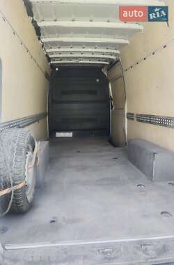 Грузовой фургон Mercedes-Benz Sprinter 2010 в 