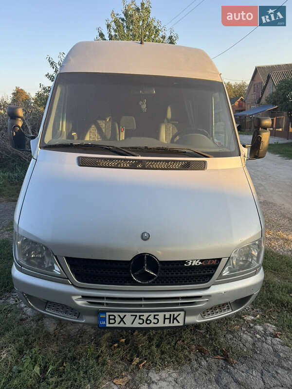 Mercedes-Benz Sprinter 2004