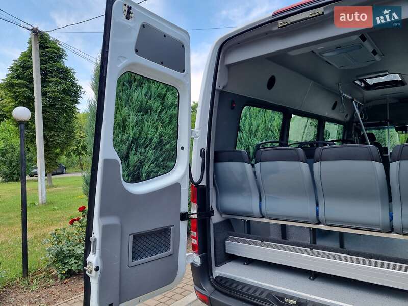 Городской автобус Mercedes-Benz Sprinter 2016 в Черновцах