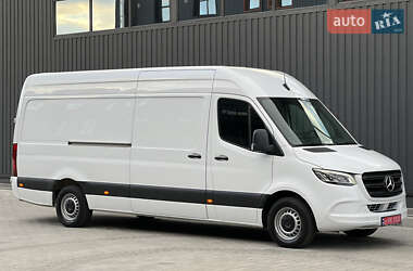 Грузовой фургон Mercedes-Benz Sprinter 2021 в 