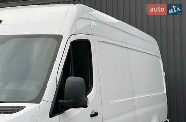 Грузовой фургон Mercedes-Benz Sprinter 2021 в 
