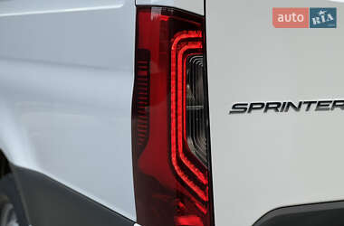 Грузовой фургон Mercedes-Benz Sprinter 2021 в 
